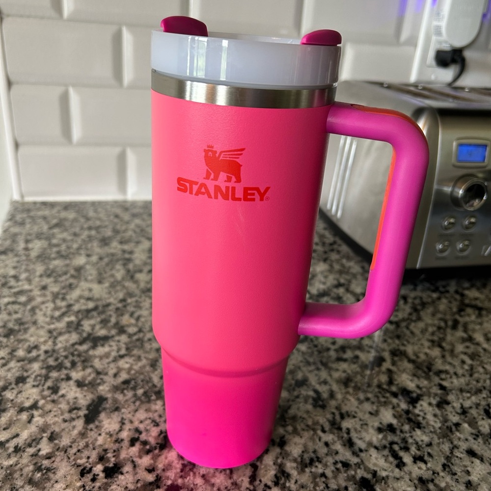 30oz Stanley vivid violet pink tumbler Travel cup